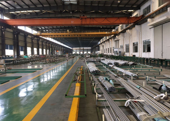 لوله های ضد زنگ A213 Tp321 بدون درز / لوله های بویلر Ss آنیل 25 * 2 * 9000mm